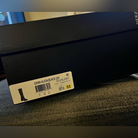 New in box LEATHER comfortable heeled boots! - Picture 14 of 17